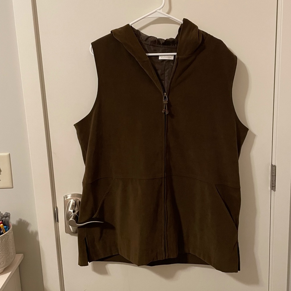 Elizabeth by Liz Claiborne, size 16, matching set